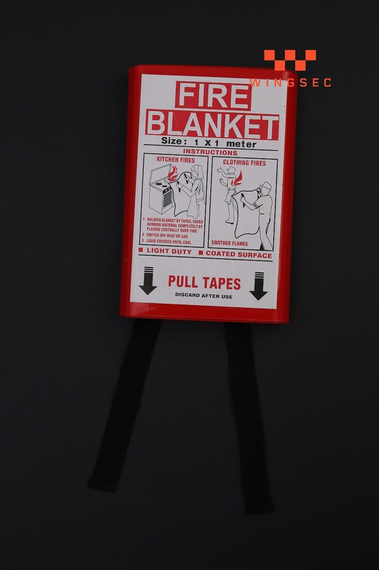 Couverture anti-feu enduite de silicone BSI BS EN 1869 2019 1,1*1,1M pour la protection contre les flammes en cas d'urgence